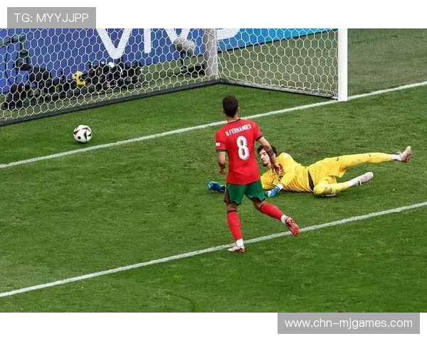 奥格斯堡压哨签下前锋，冬窗引援人数达三人